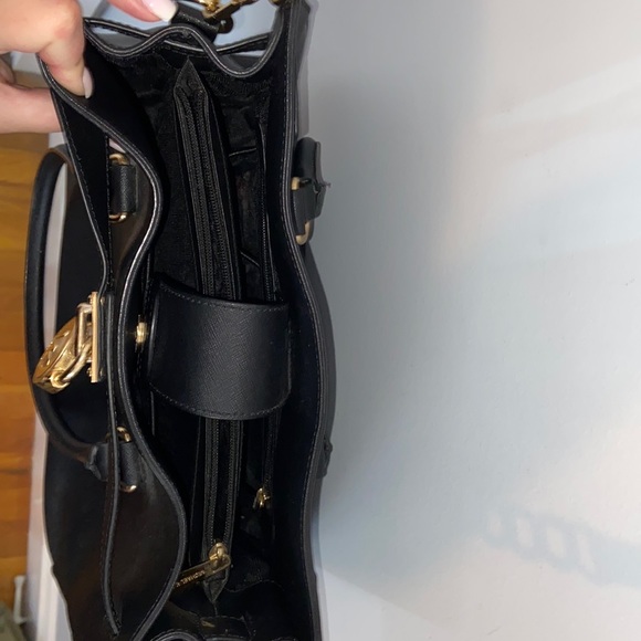 Michael Kors - Large Saffiano Leather Hamilton East West Satchel - Picture 7 of 10